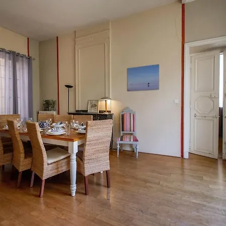 Logis Du Couvent Yourhosthelper