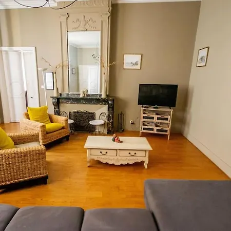 Logis Du Couvent Yourhosthelper Lägenhet