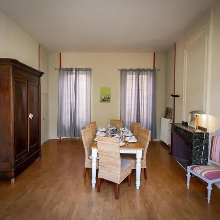 Logis Du Couvent Yourhosthelper Lägenhet *