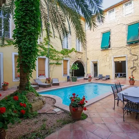 Logis Du Couvent Yourhosthelper Lägenhet *