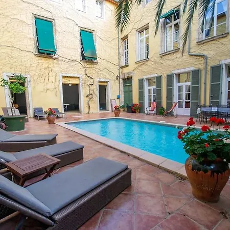 Logis Du Couvent Yourhosthelper Lägenhet